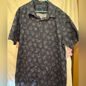 Perry Ellis Black Casual Button Down Shirt with Intricate Pattern